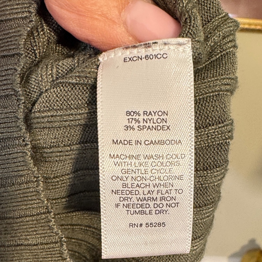 EUC Express Olive Sleeveless Turtleneck Sweater with Tons of Stretch - Picture 4 of 4